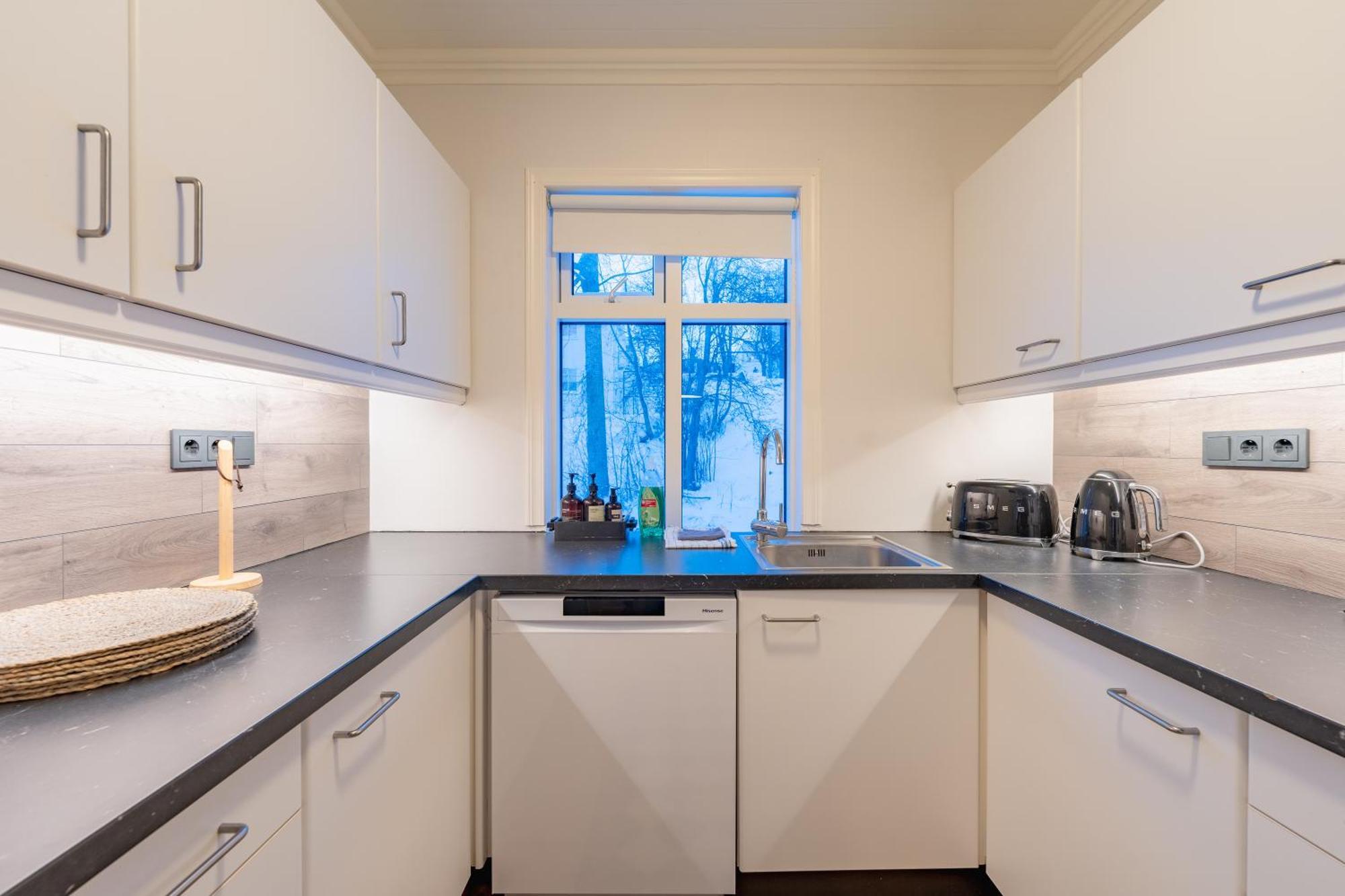 Day Dream Central Akureyri Three Bedroom Apt Exterior foto