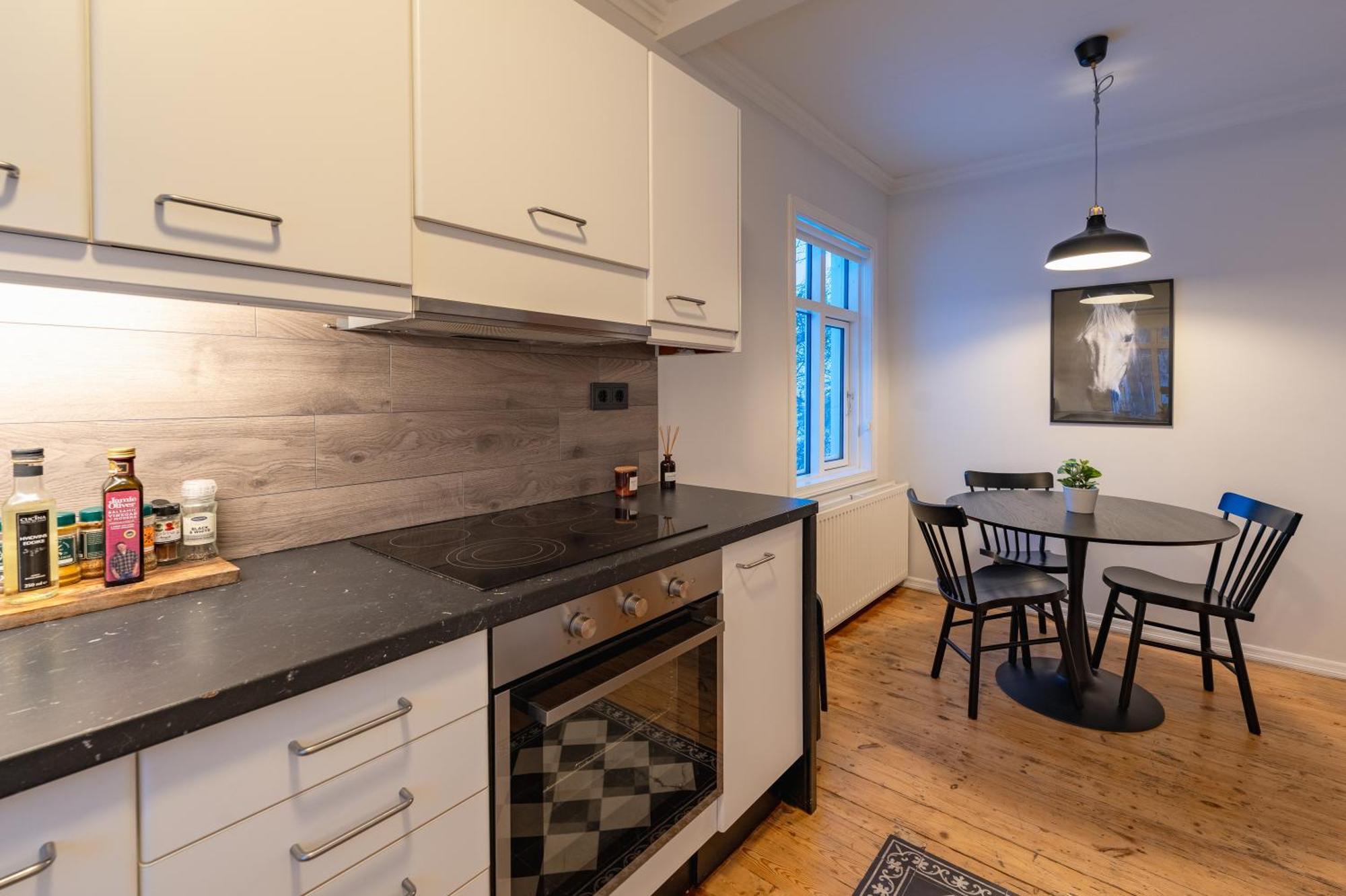 Day Dream Central Akureyri Three Bedroom Apt Exterior foto