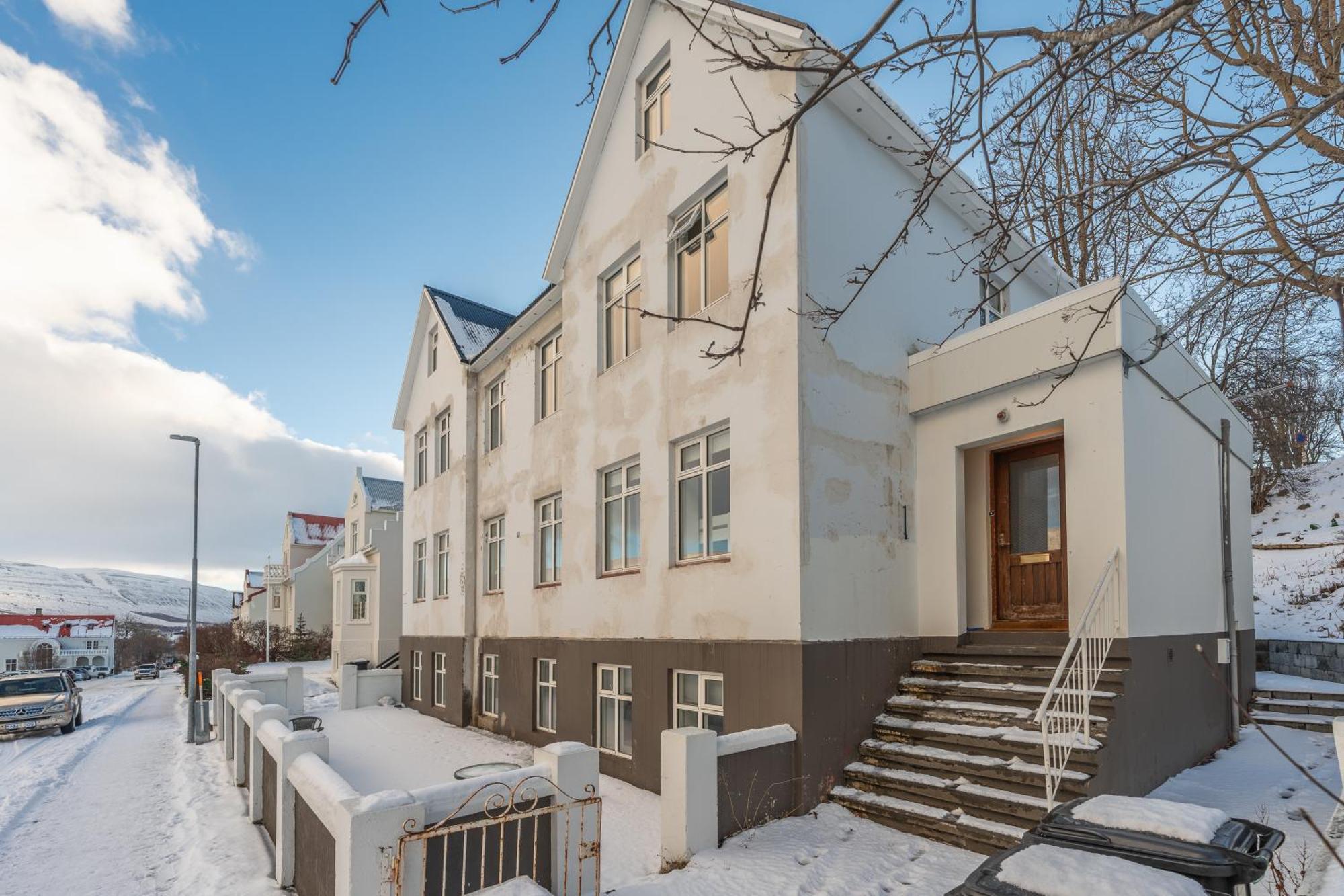 Day Dream Central Akureyri Three Bedroom Apt Exterior foto